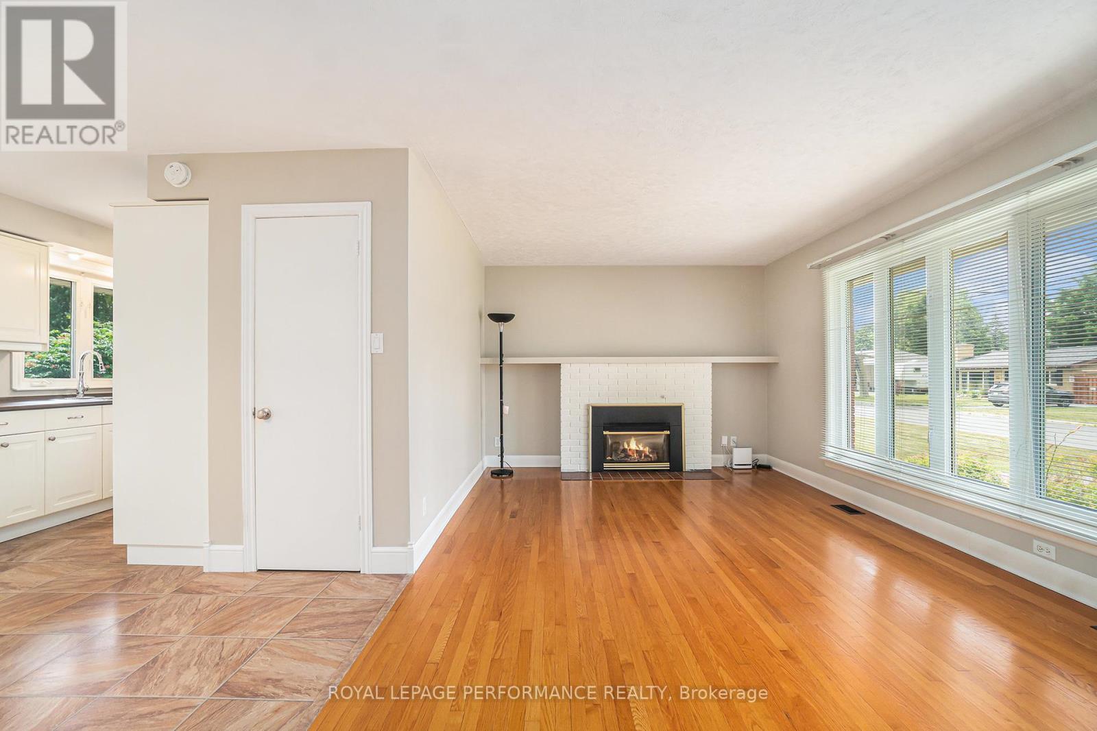 












1408 JOYCE STREET

,
Cornwall,




Ontario
K6J1Y3

