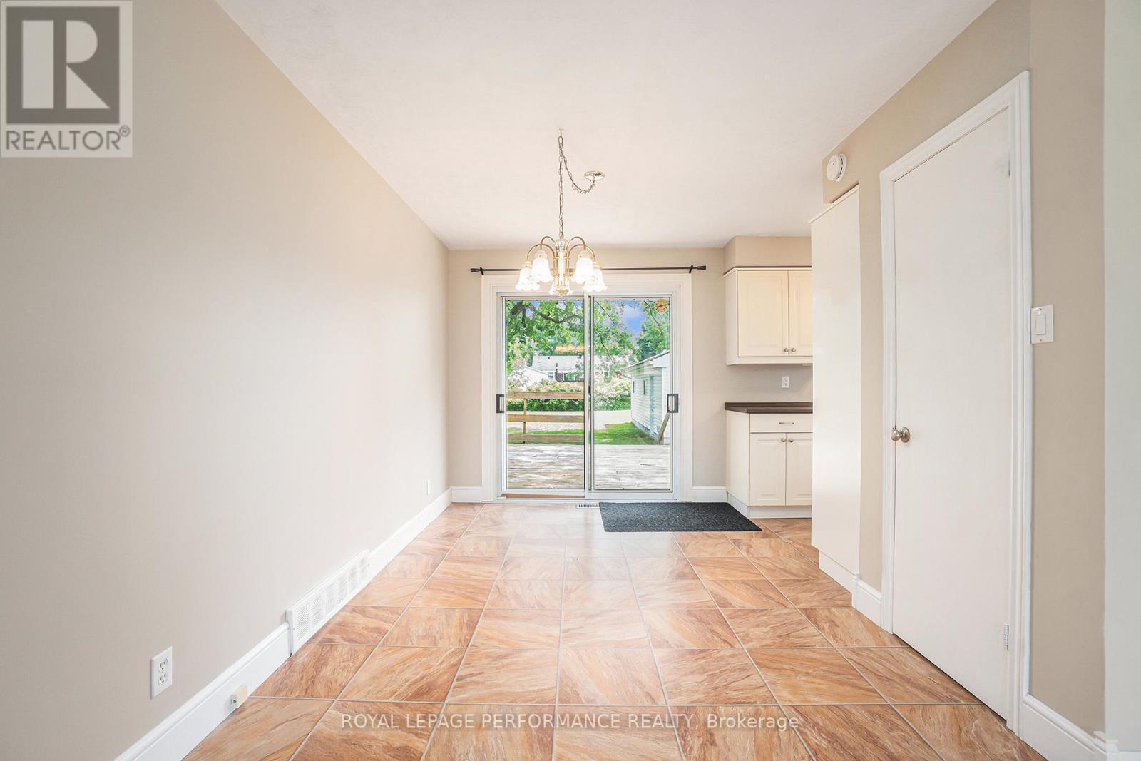 












1408 JOYCE STREET

,
Cornwall,




Ontario
K6J1Y3

