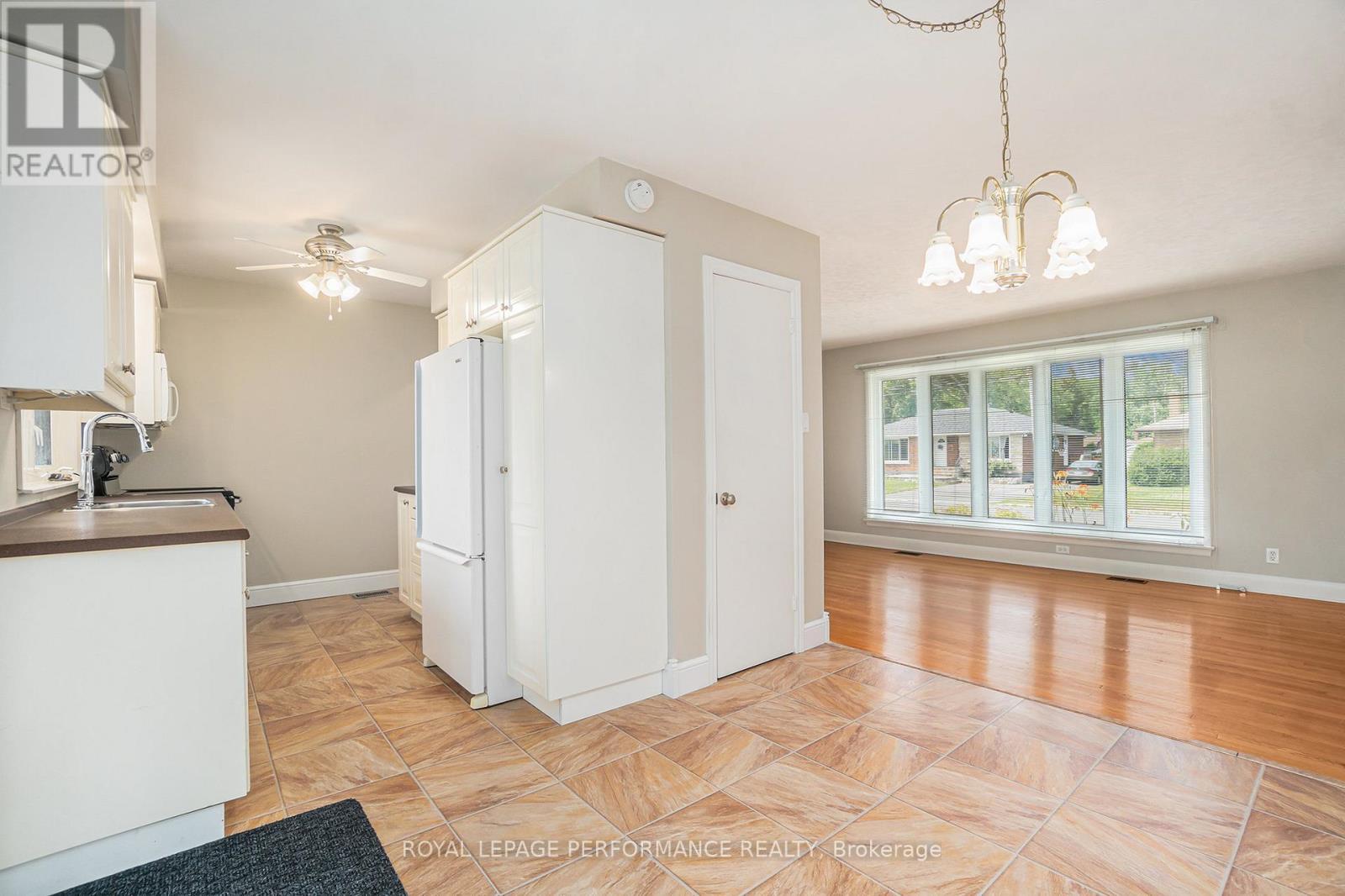 












1408 JOYCE STREET

,
Cornwall,




Ontario
K6J1Y3

