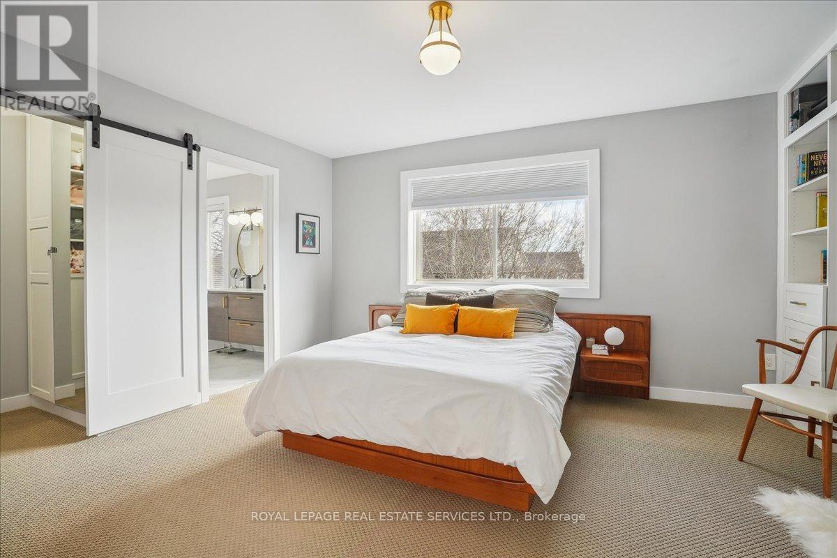 












5956 CHERCOVER COURT

,
Burlington,




Ontario
L7L6T2

