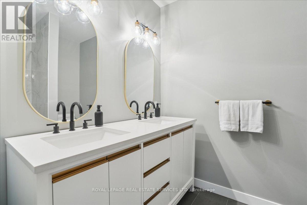 












5956 CHERCOVER COURT

,
Burlington,




Ontario
L7L6T2

