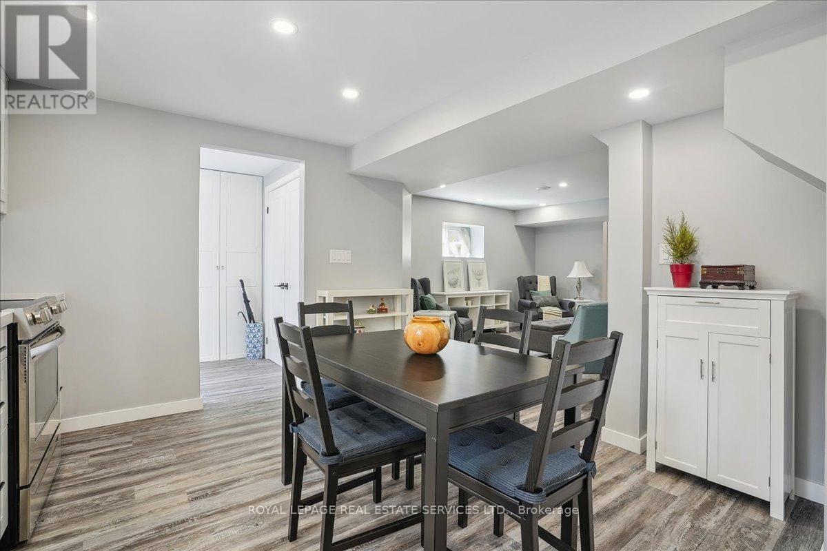 












5956 CHERCOVER COURT

,
Burlington,




Ontario
L7L6T2


