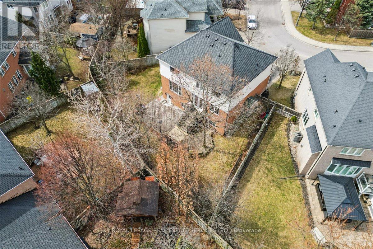 












5956 CHERCOVER COURT

,
Burlington,




Ontario
L7L6T2

