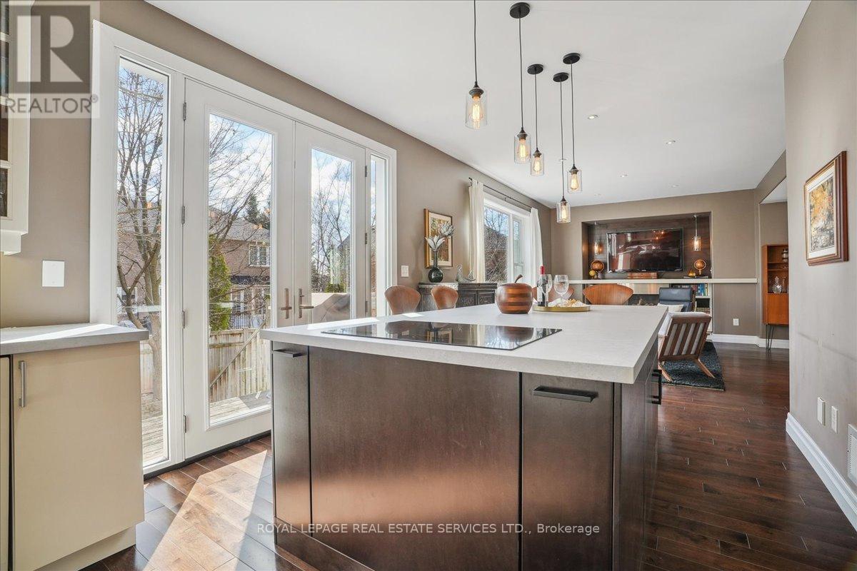 












5956 CHERCOVER COURT

,
Burlington,




Ontario
L7L6T2

