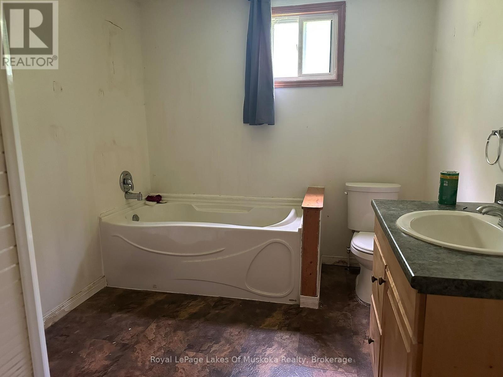 












76 ONTARIO STREET

,
Burk's Falls,




Ontario
P0A1C0

