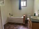 Huge Four Piece Bathroom in Apartment.