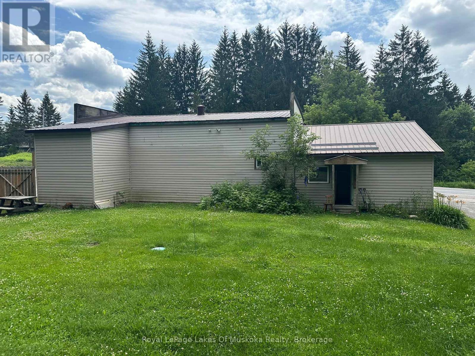 












76 ONTARIO STREET

,
Burk's Falls,




Ontario
P0A1C0

