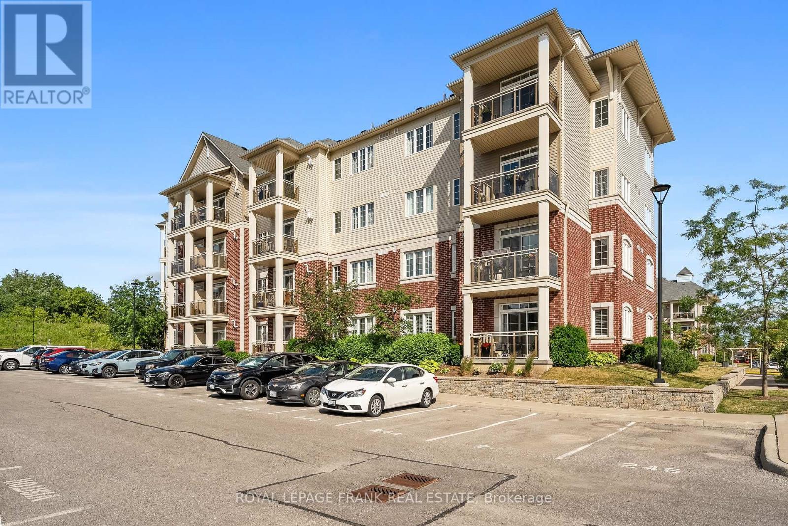 












405 - 80 ASPEN SPRINGS DRIVE

,
Clarington (Bowmanville),




Ontario
L1C0V4

