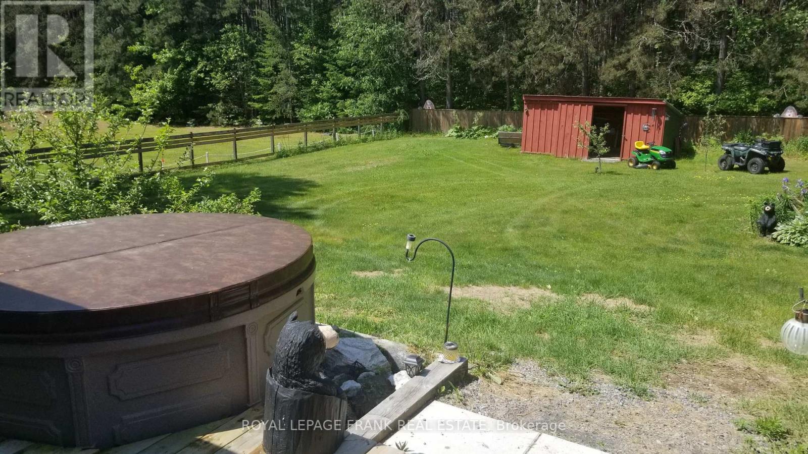 












31 BOULTER LAKE ROAD

,
Hastings Highlands (McClure Ward),




Ontario
K0L2K0


