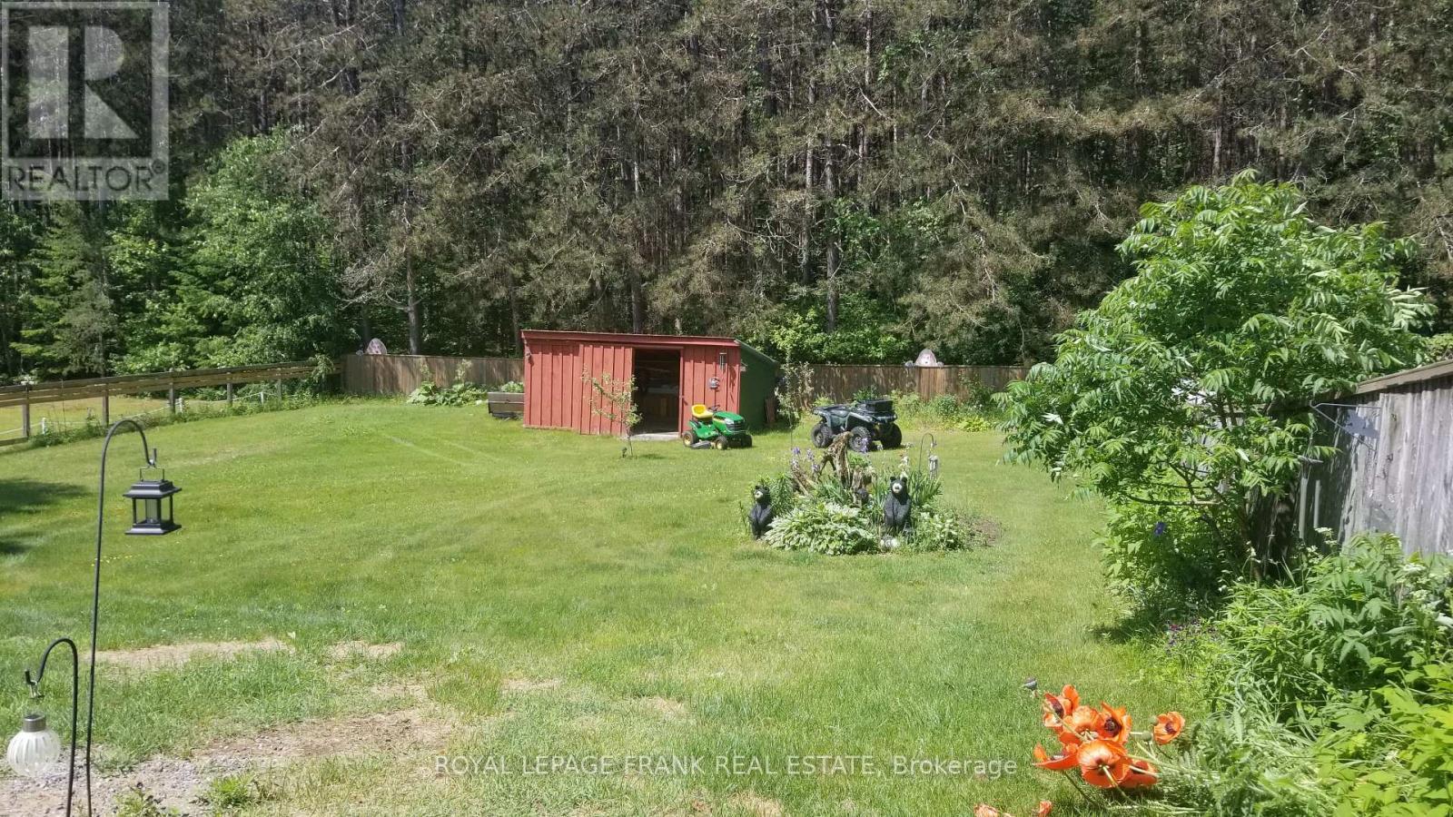












31 BOULTER LAKE ROAD

,
Hastings Highlands (McClure Ward),




Ontario
K0L2K0

