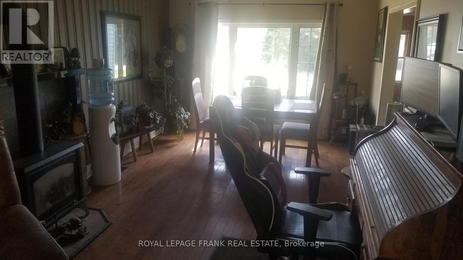 












31 BOULTER LAKE ROAD

,
Hastings Highlands (McClure Ward),




Ontario
K0L2K0

