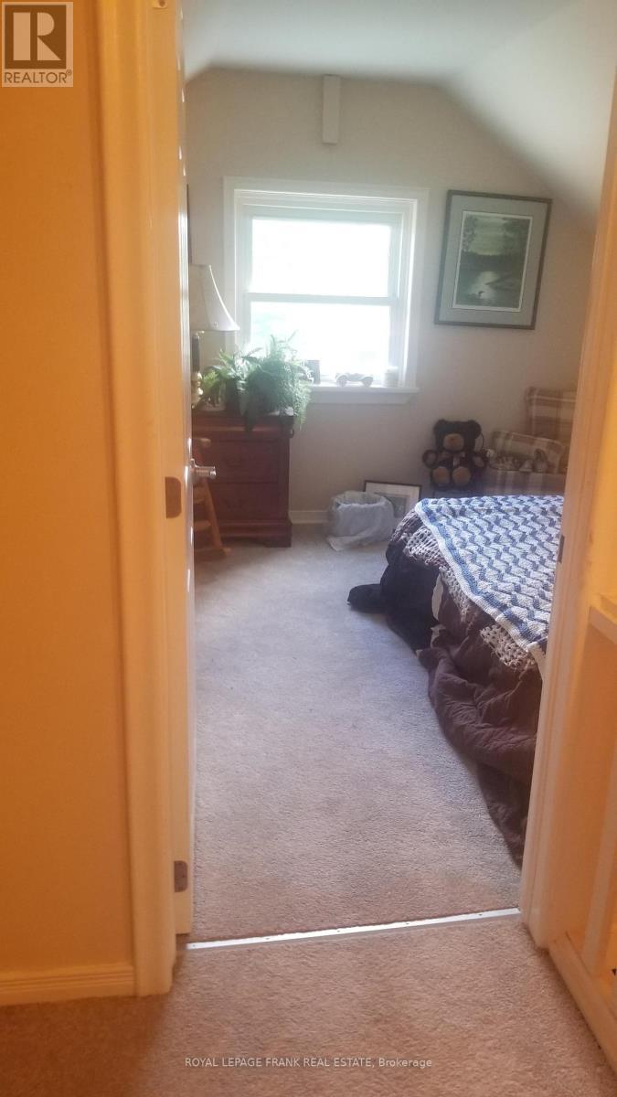 












31 BOULTER LAKE ROAD

,
Hastings Highlands (McClure Ward),




Ontario
K0L2K0

