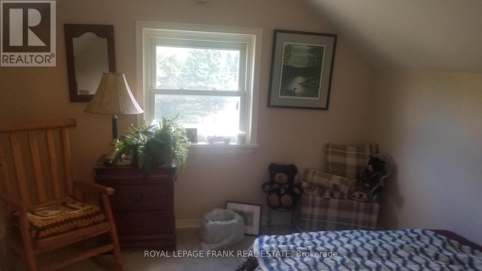 












31 BOULTER LAKE ROAD

,
Hastings Highlands (McClure Ward),




Ontario
K0L2K0

