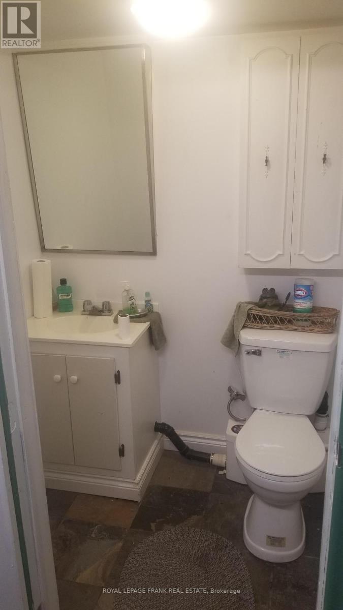 












31 BOULTER LAKE ROAD

,
Hastings Highlands (McClure Ward),




Ontario
K0L2K0

