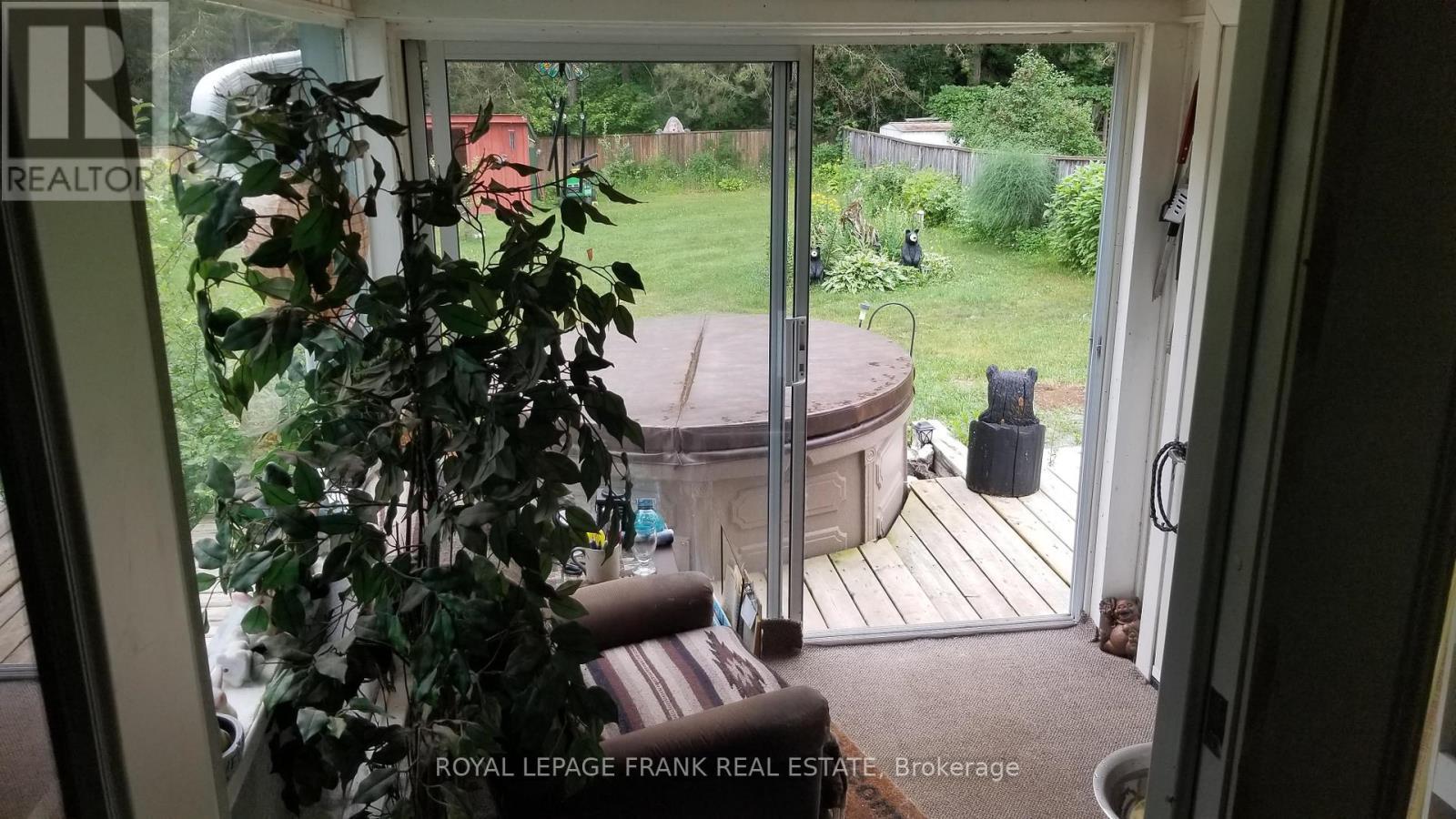












31 BOULTER LAKE ROAD

,
Hastings Highlands (McClure Ward),




Ontario
K0L2K0

