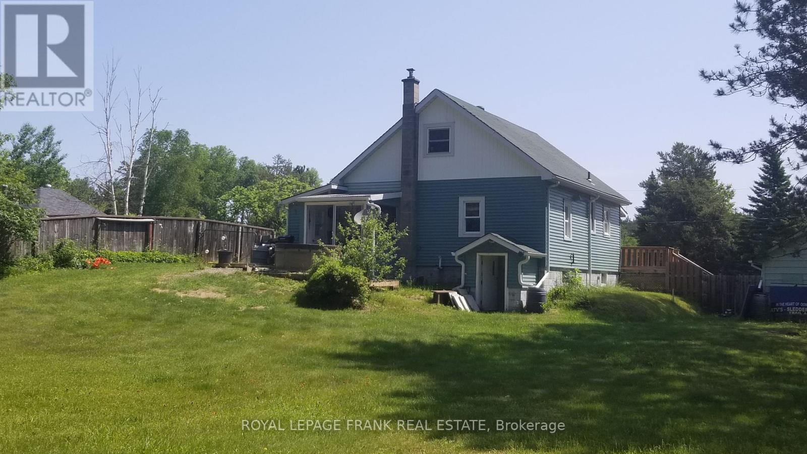 












31 BOULTER LAKE ROAD

,
Hastings Highlands (McClure Ward),




Ontario
K0L2K0

