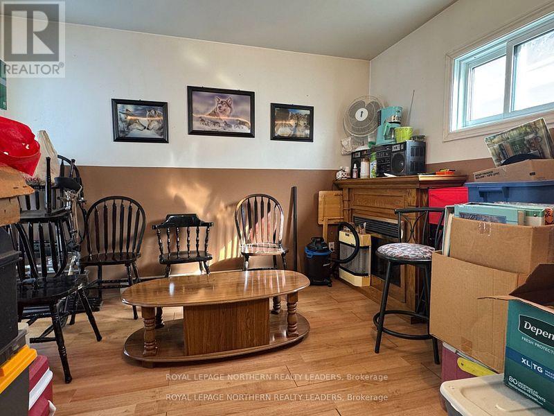 












44 KENT AVENUE

,
Timmins (TS - SW),




Ontario
P4N3B8

