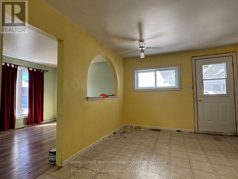 












44 KENT AVENUE

,
Timmins (TS - SW),




Ontario
P4N3B8

