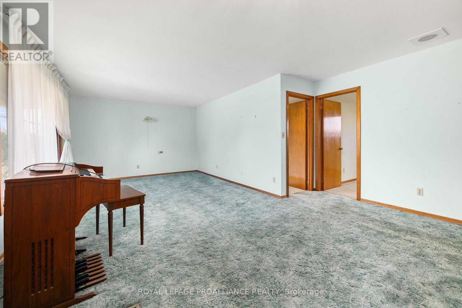 












207 CARMEL ROAD

,
Quinte West (Sidney Ward),




Ontario
K0K3E0

