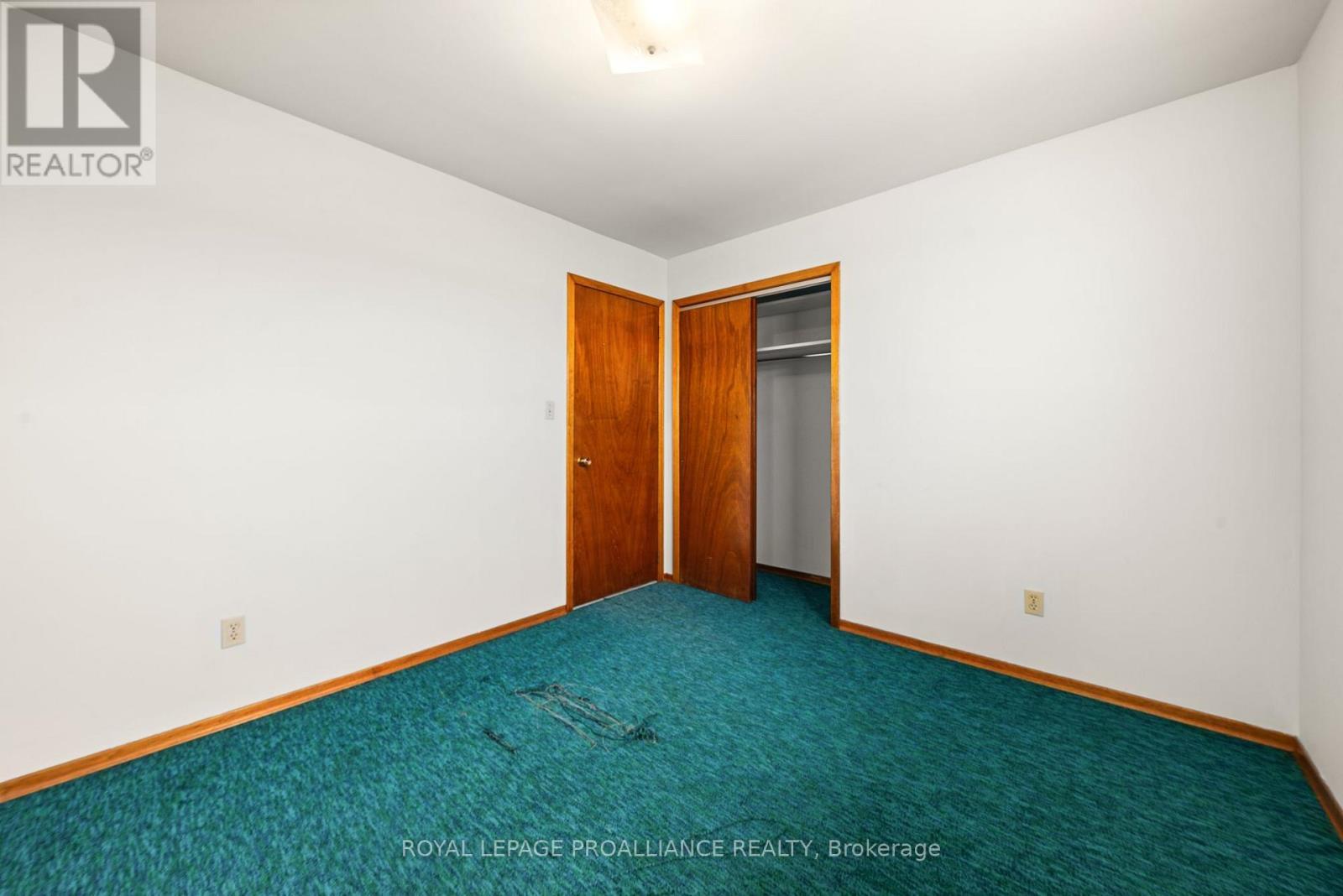 












207 CARMEL ROAD

,
Quinte West (Sidney Ward),




Ontario
K0K3E0

