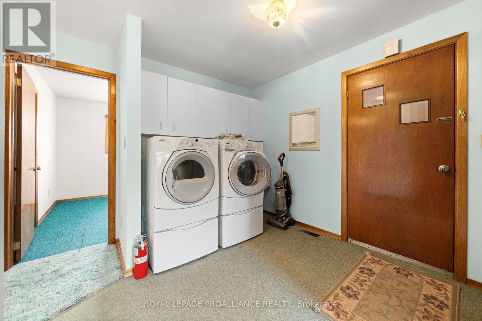 












207 CARMEL ROAD

,
Quinte West (Sidney Ward),




Ontario
K0K3E0

