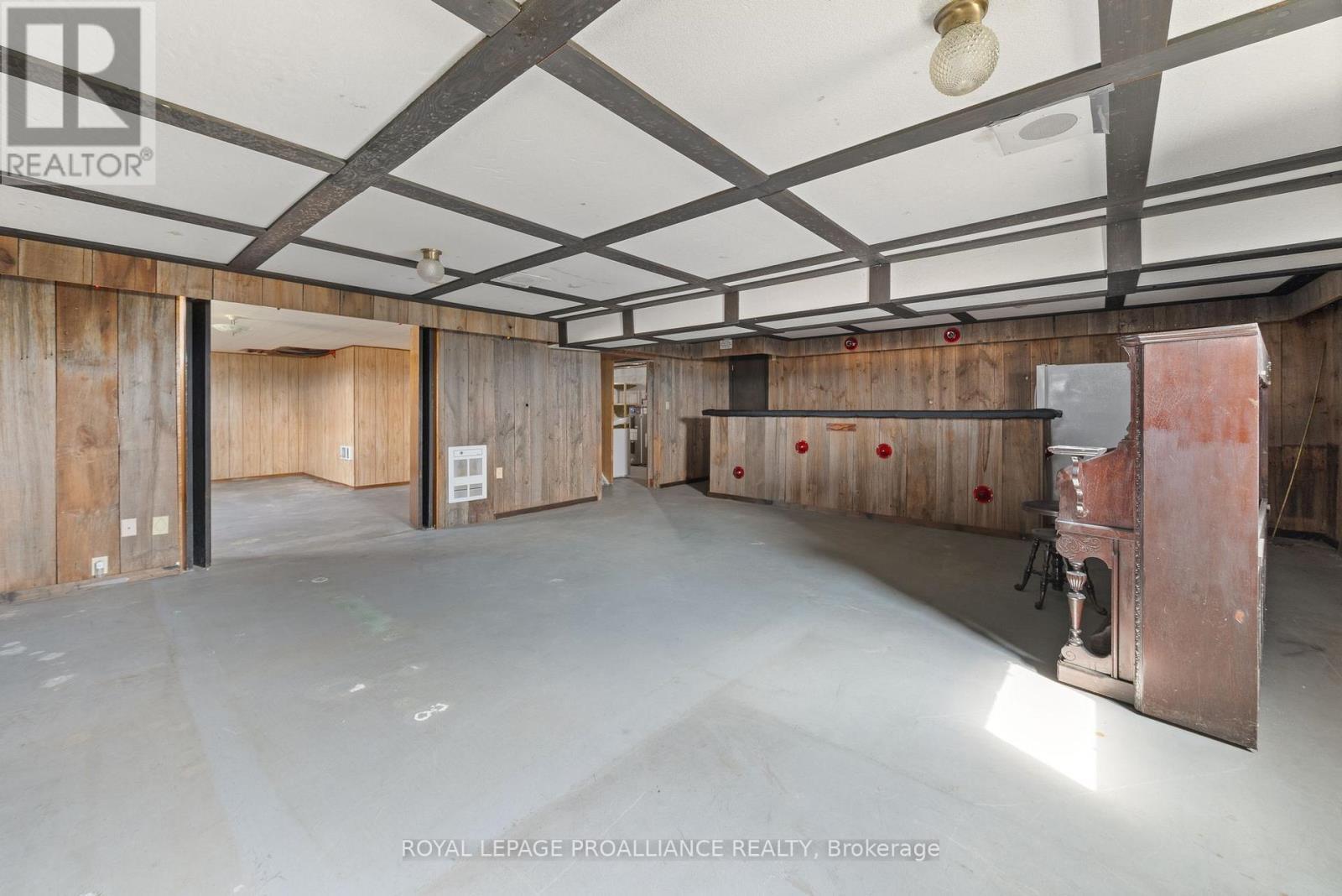 












207 CARMEL ROAD

,
Quinte West (Sidney Ward),




Ontario
K0K3E0

