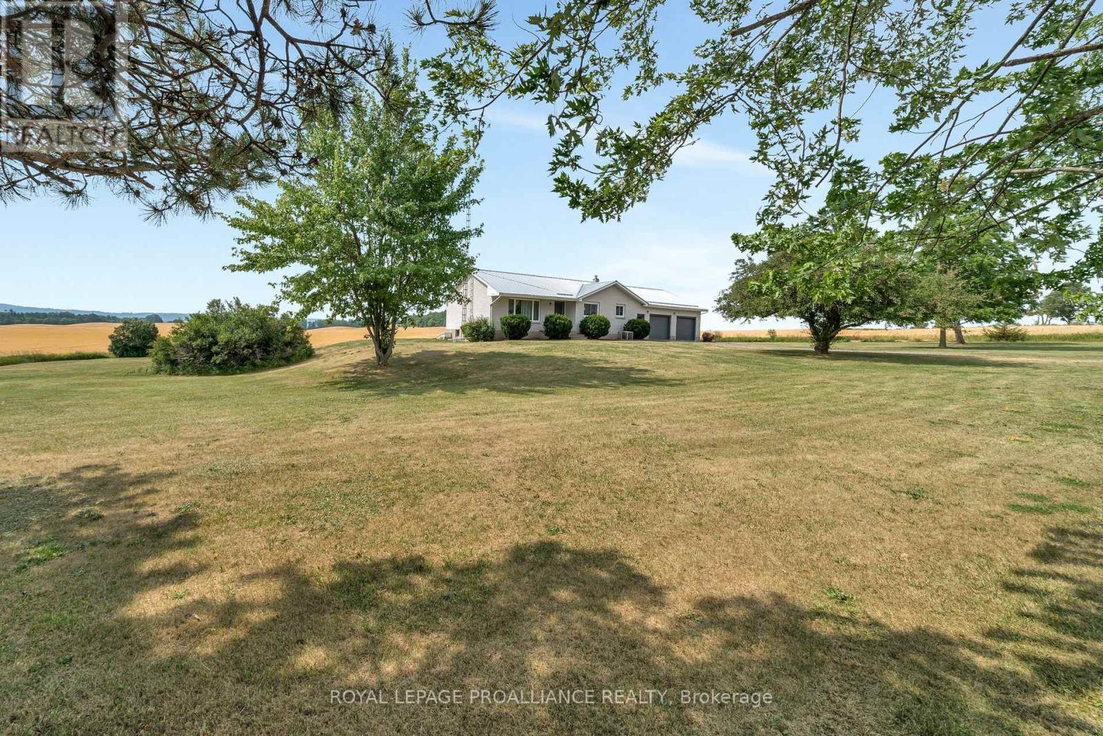 












207 CARMEL ROAD

,
Quinte West (Sidney Ward),




Ontario
K0K3E0

