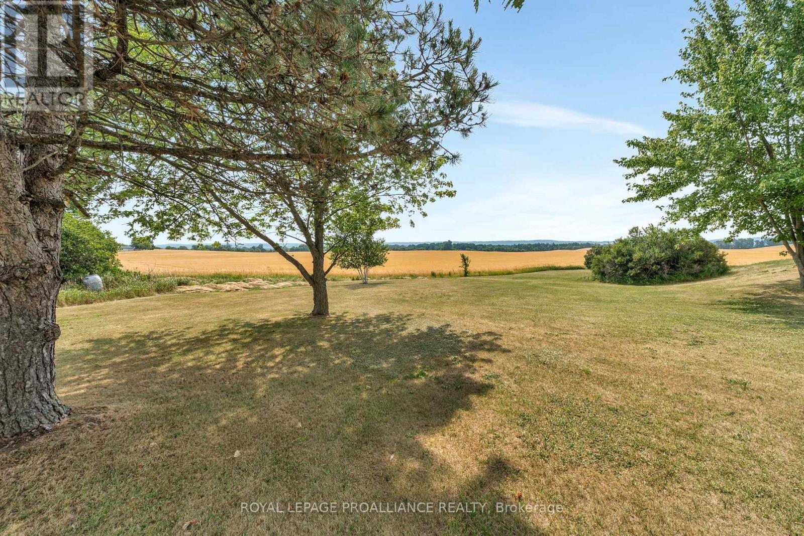 












207 CARMEL ROAD

,
Quinte West (Sidney Ward),




Ontario
K0K3E0

