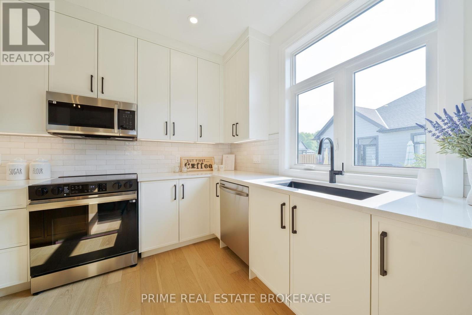 












3 - 62 COMPASS TRAIL

,
Central Elgin,







Ontario
N5L0B4

