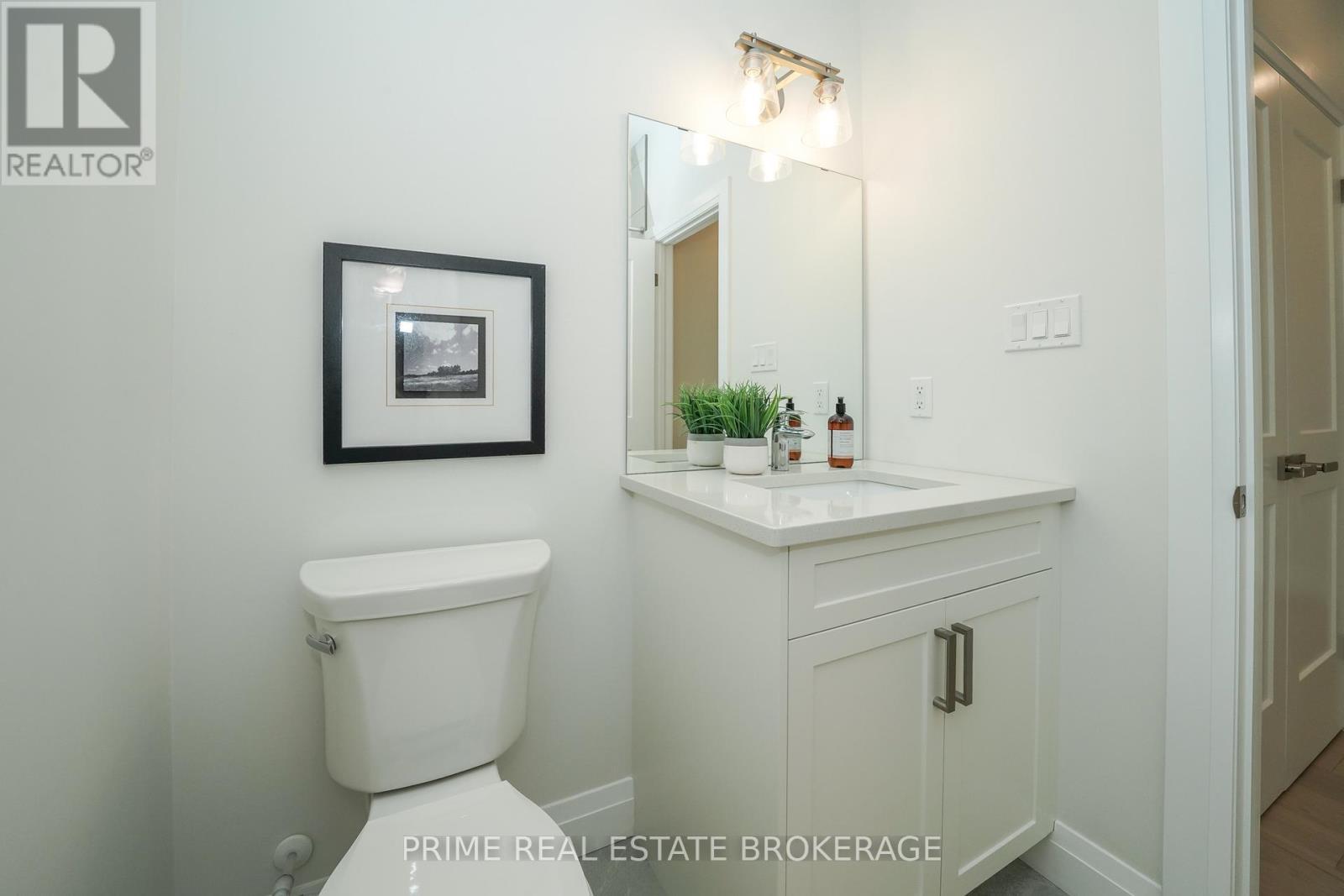 












3 - 62 COMPASS TRAIL

,
Central Elgin,







Ontario
N5L0B4

