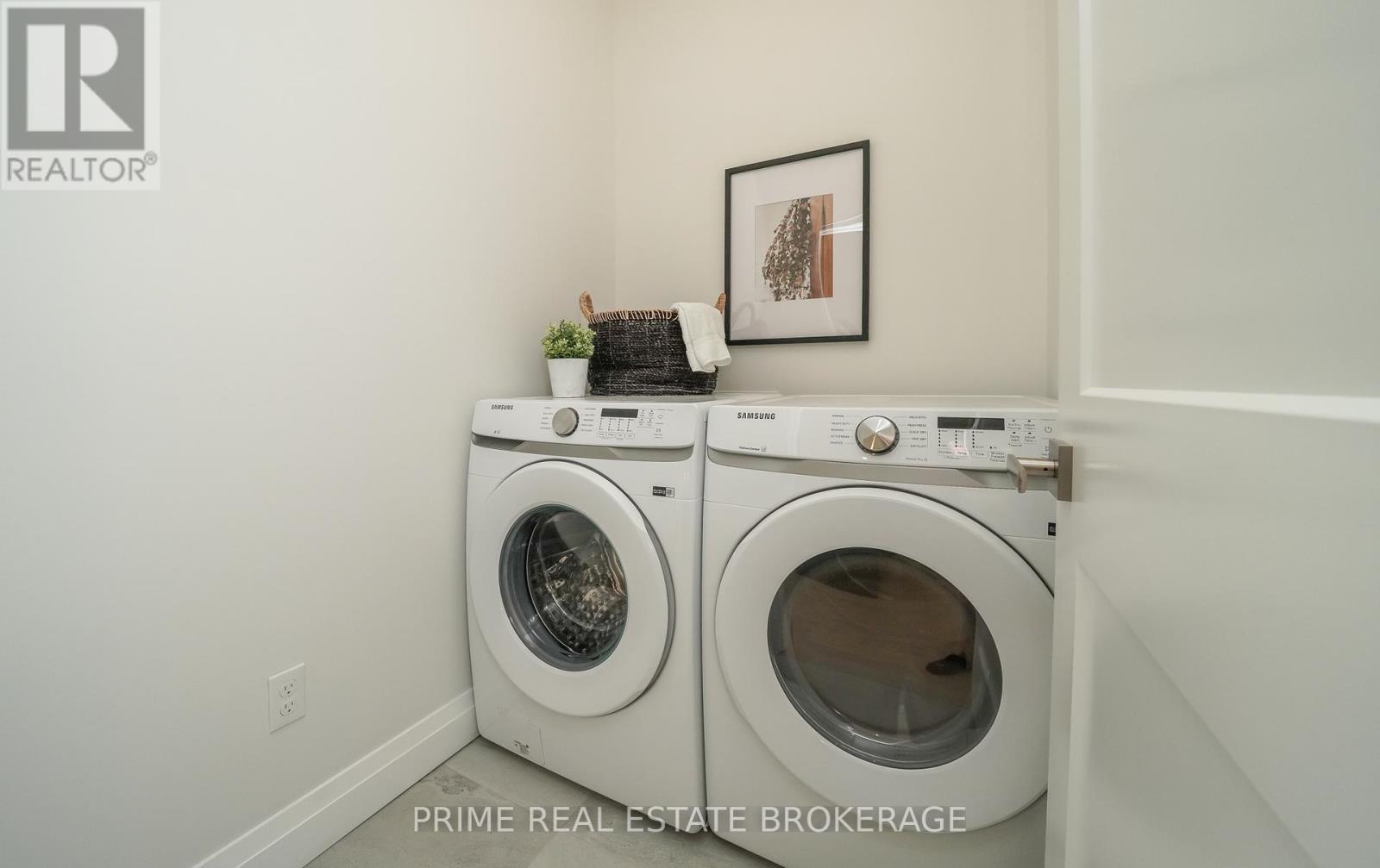 












3 - 62 COMPASS TRAIL

,
Central Elgin,







Ontario
N5L0B4

