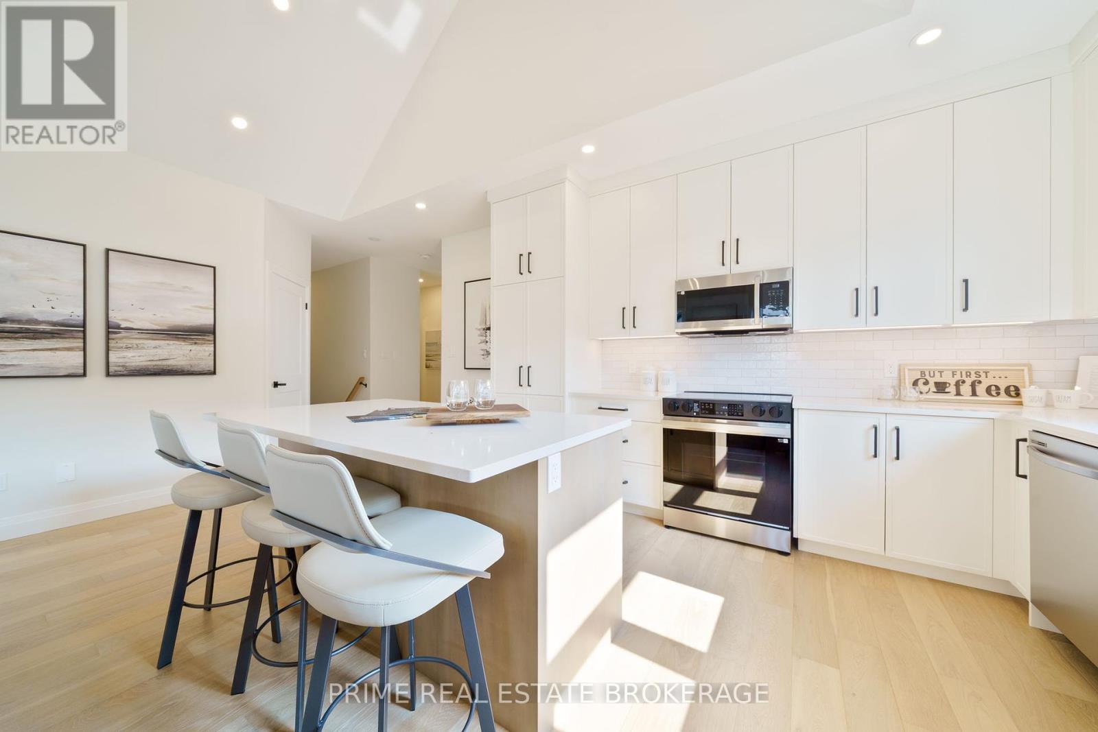 












3 - 62 COMPASS TRAIL

,
Central Elgin,







Ontario
N5L0B4

