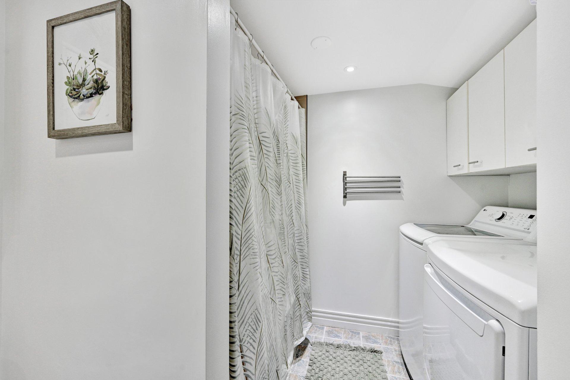 









1382


Rue Zotique-Giard

, 3,
Chambly,




QC
J3L5T2

