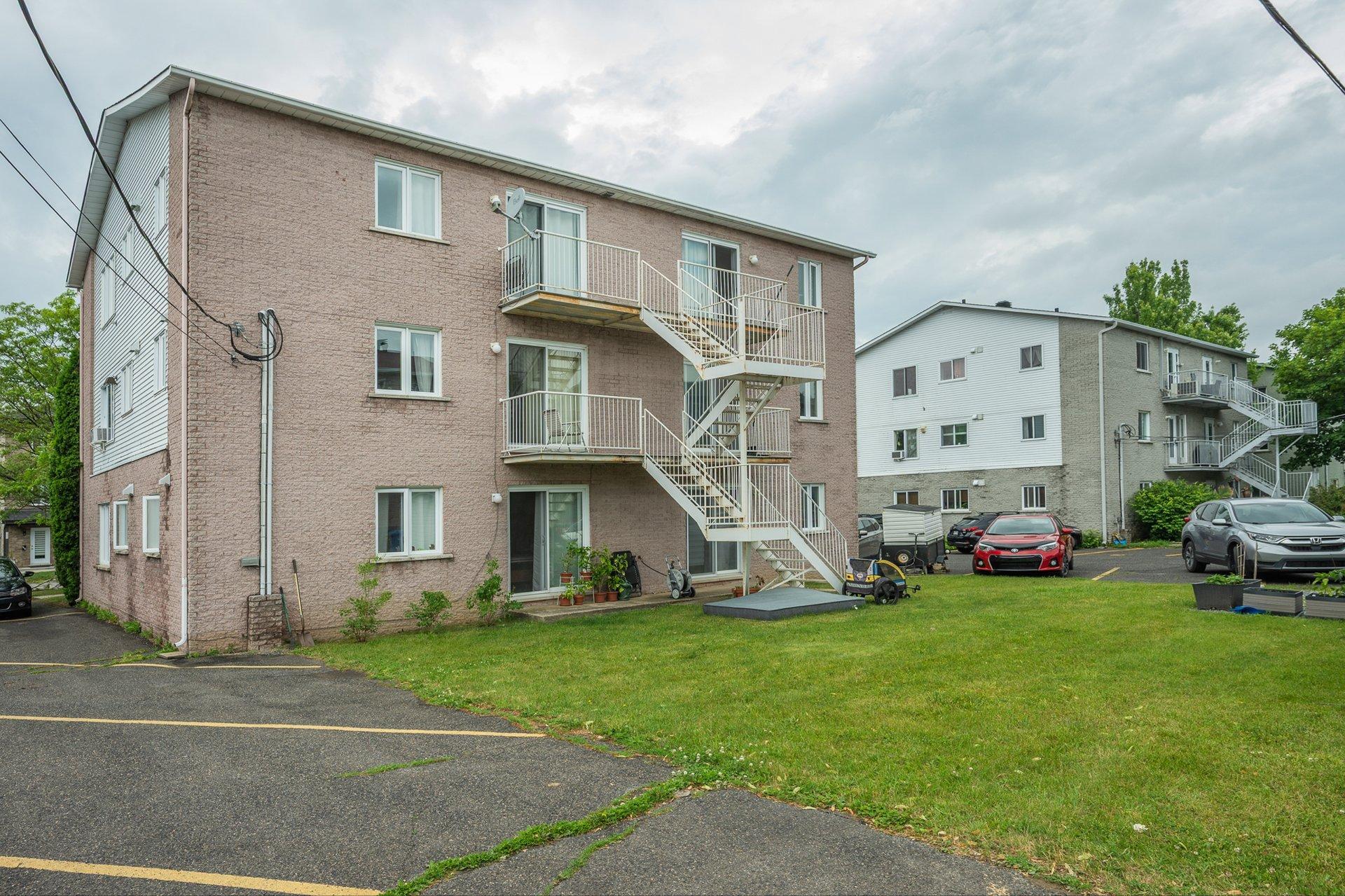 









1382


Rue Zotique-Giard

, 3,
Chambly,




QC
J3L5T2

