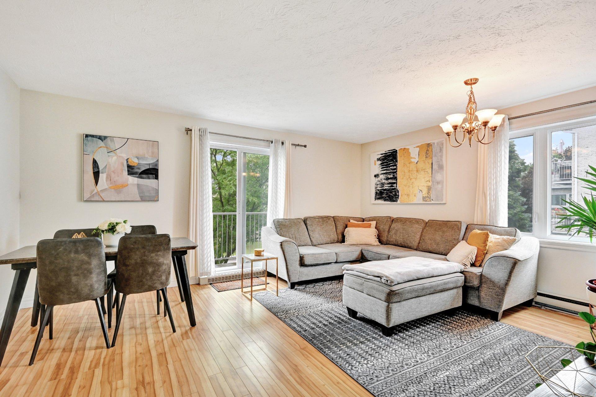 









1382


Rue Zotique-Giard

, 3,
Chambly,




QC
J3L5T2

