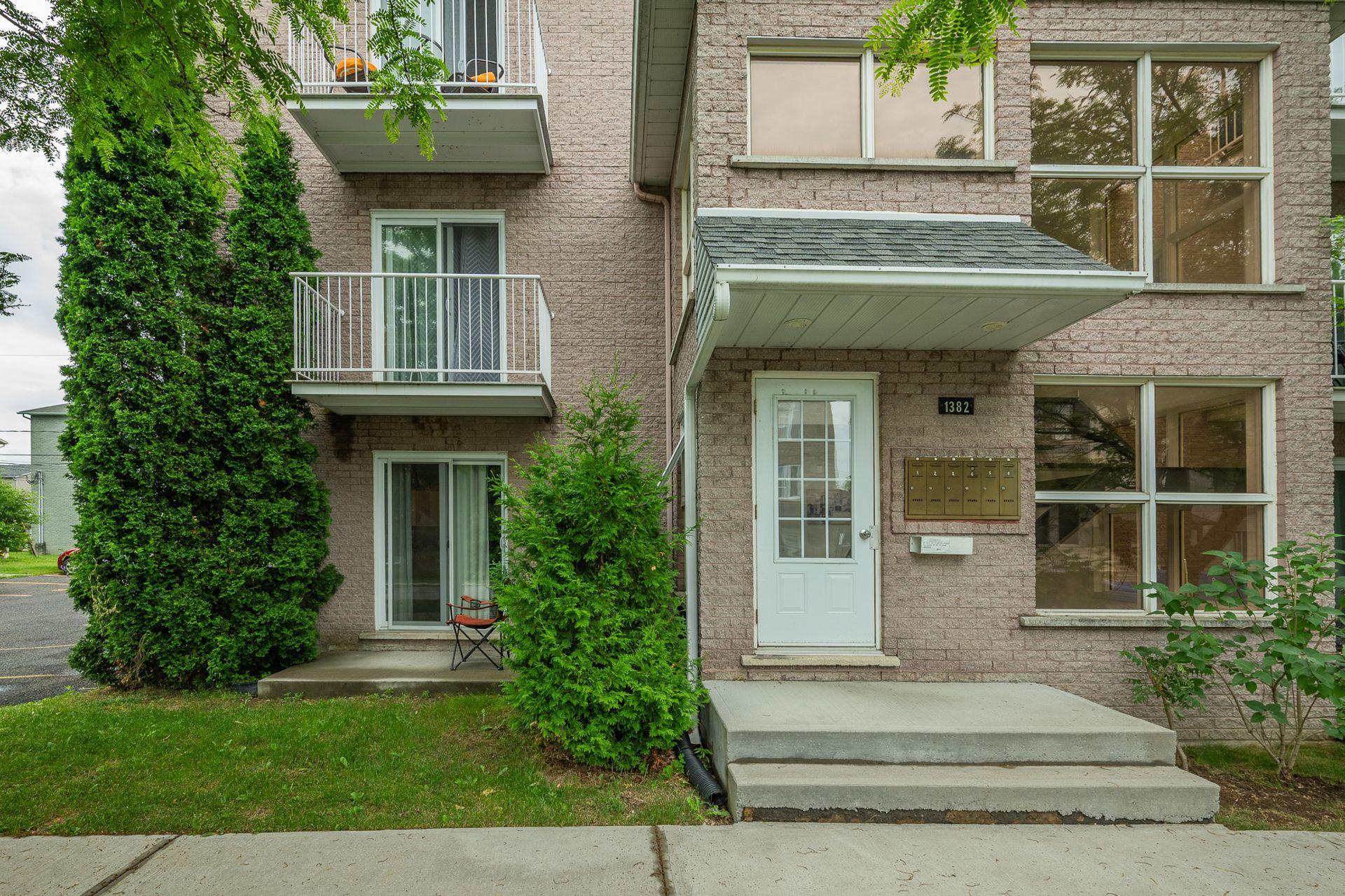 









1382


Rue Zotique-Giard

, 3,
Chambly,




QC
J3L5T2

