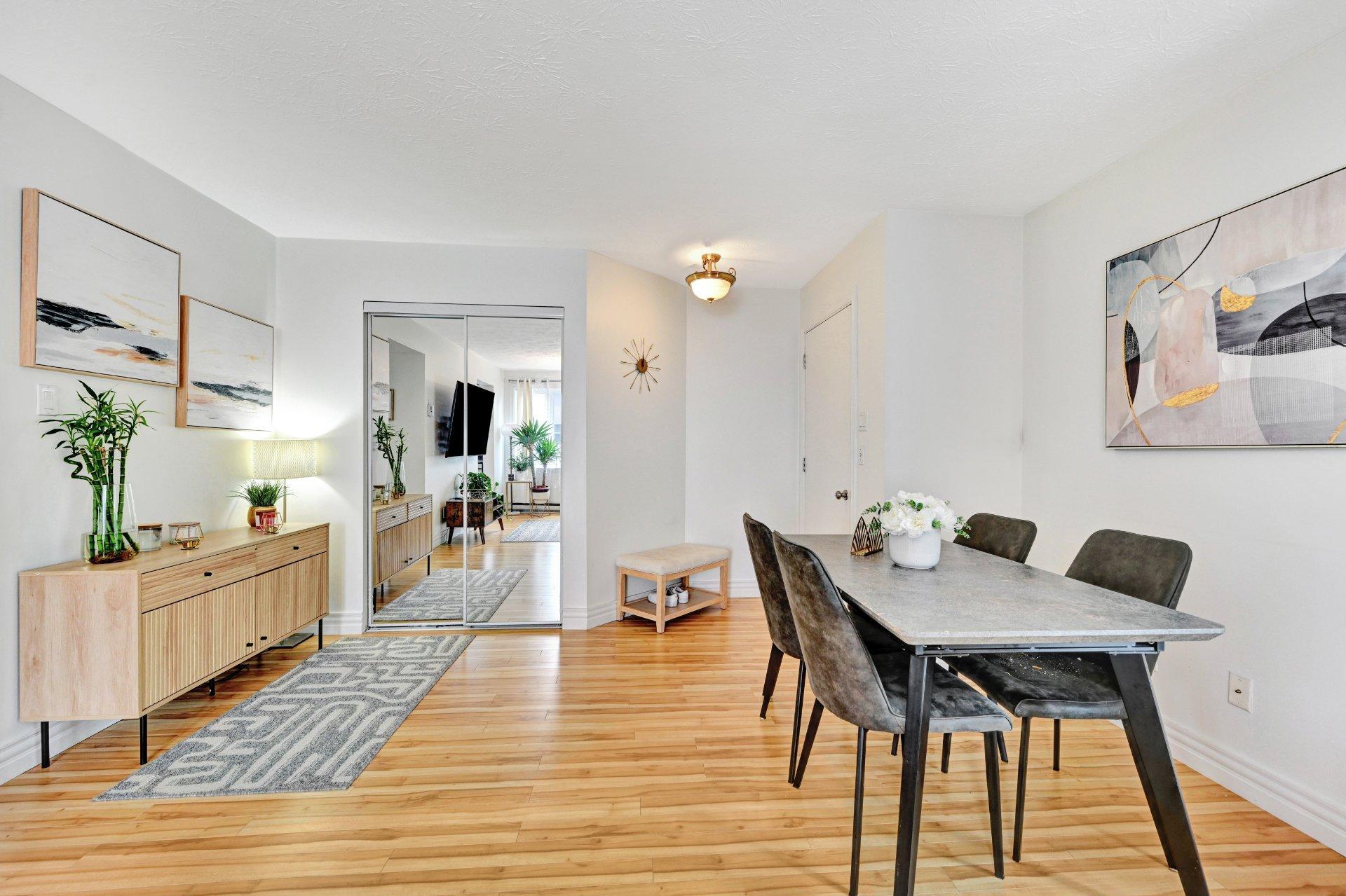 









1382


Rue Zotique-Giard

, 3,
Chambly,




QC
J3L5T2

