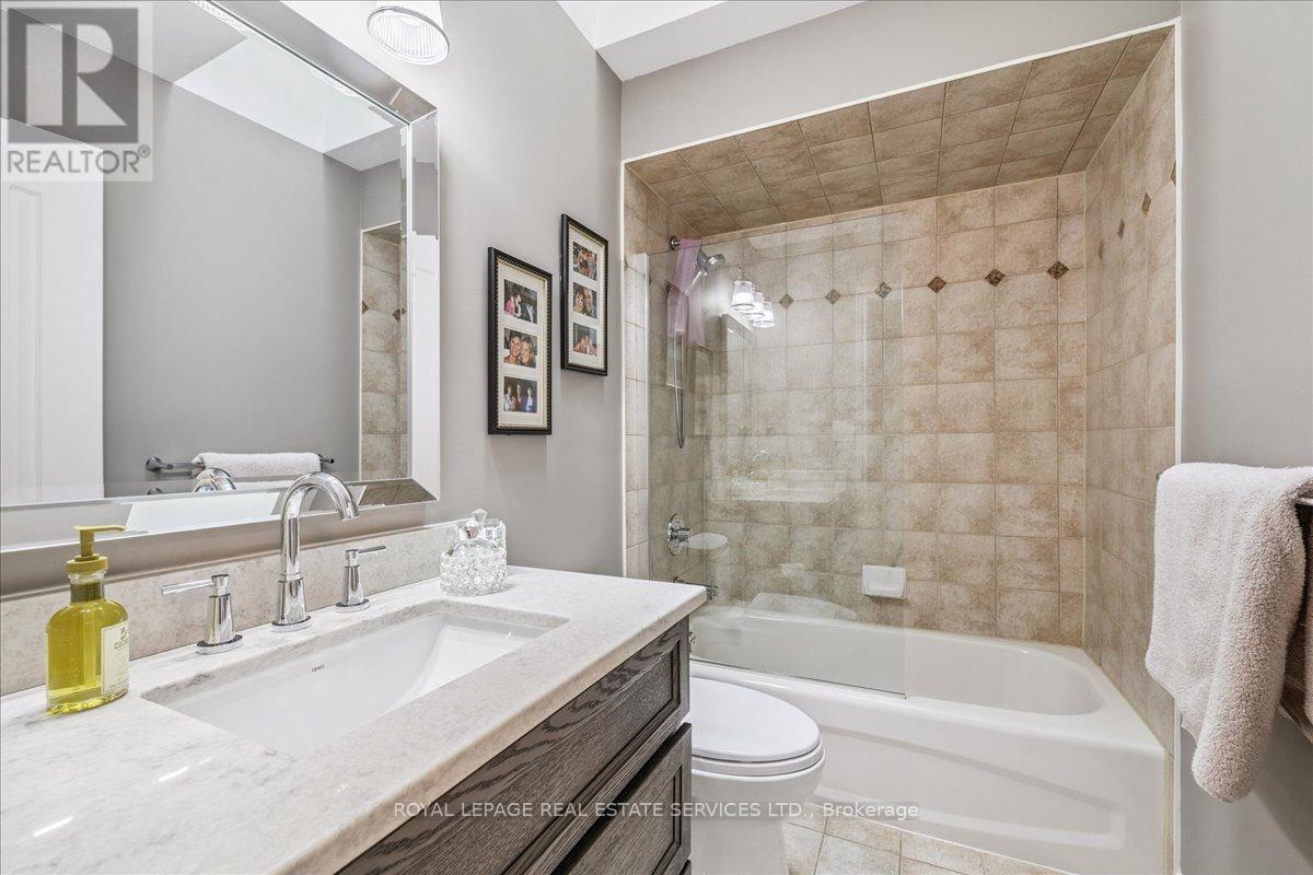 












26 - 2400 NEYAGAWA BOULEVARD

,
Oakville,




Ontario
L6H7P5

