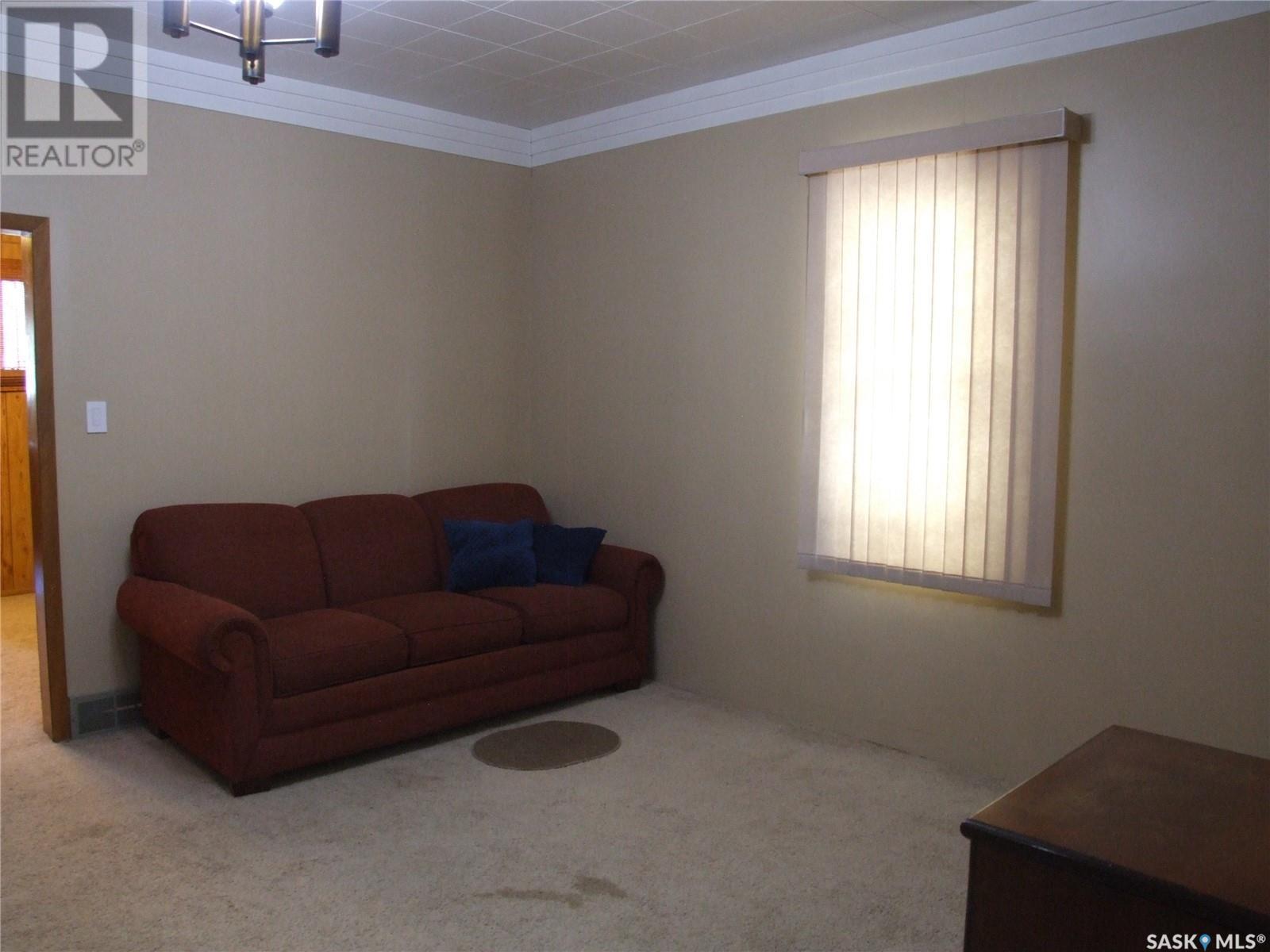 












233 Main STREET

,
Leader,




Saskatchewan
S0N1H0

