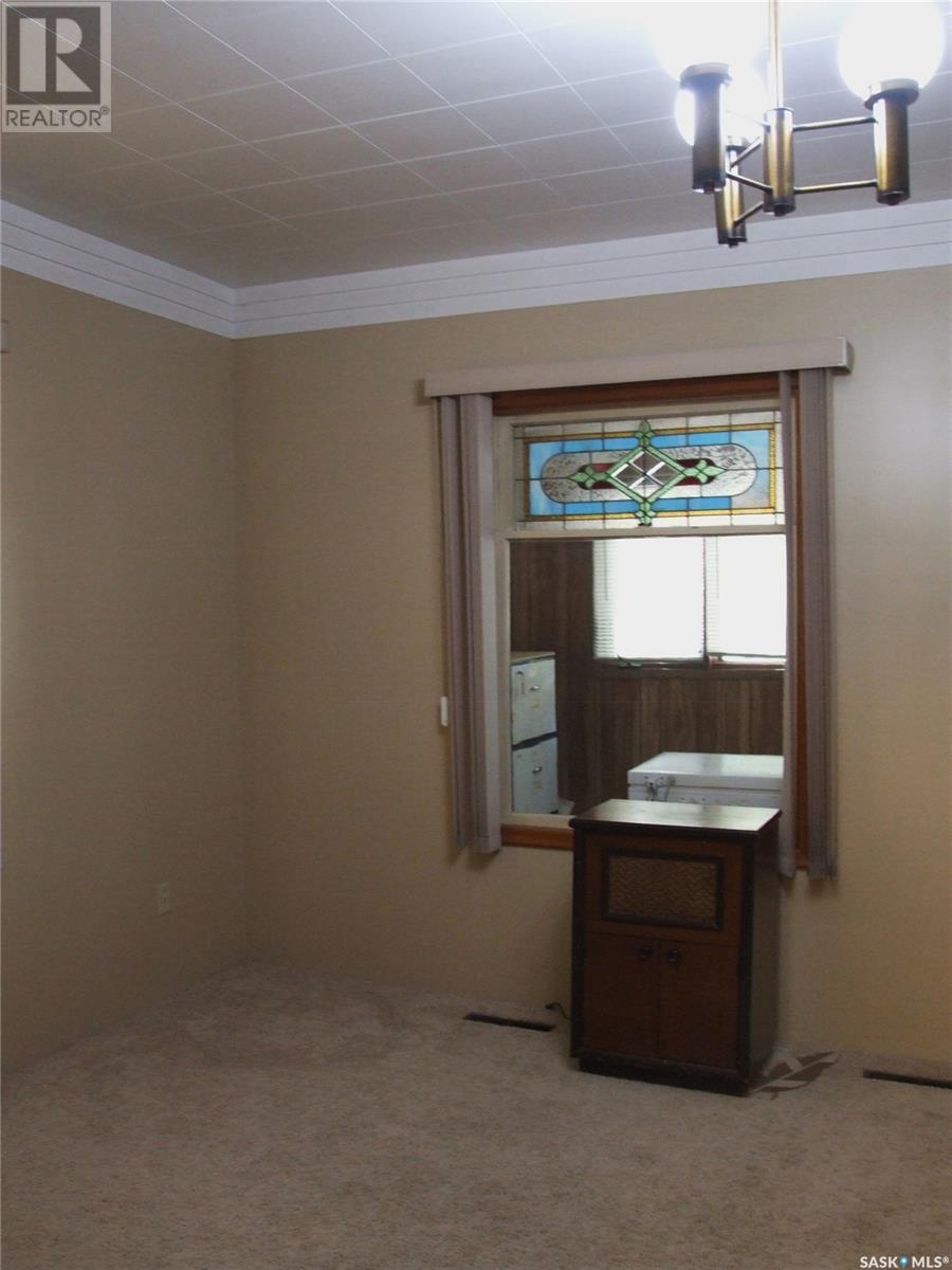 












233 Main STREET

,
Leader,




Saskatchewan
S0N1H0

