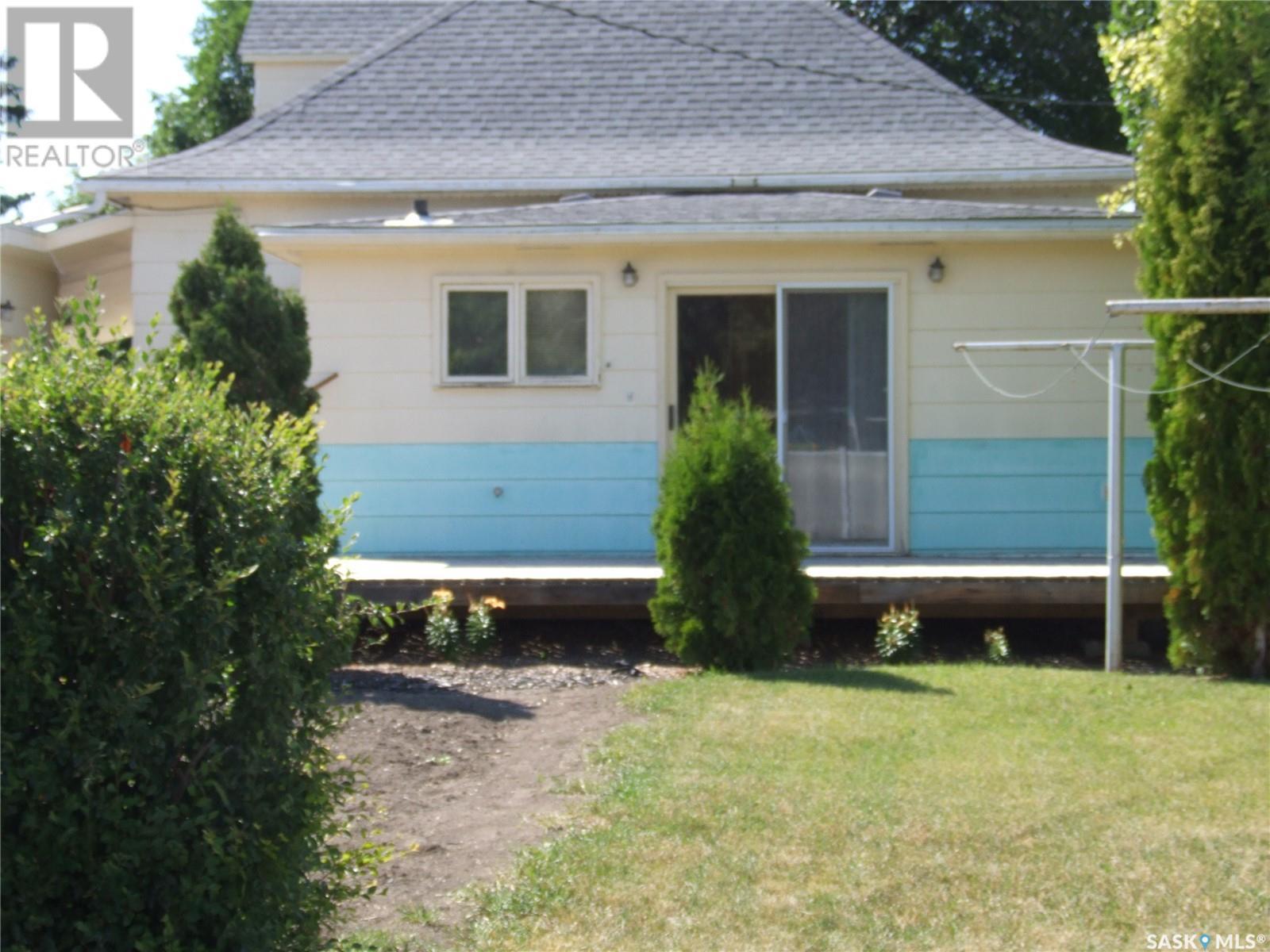 












233 Main STREET

,
Leader,




Saskatchewan
S0N1H0

