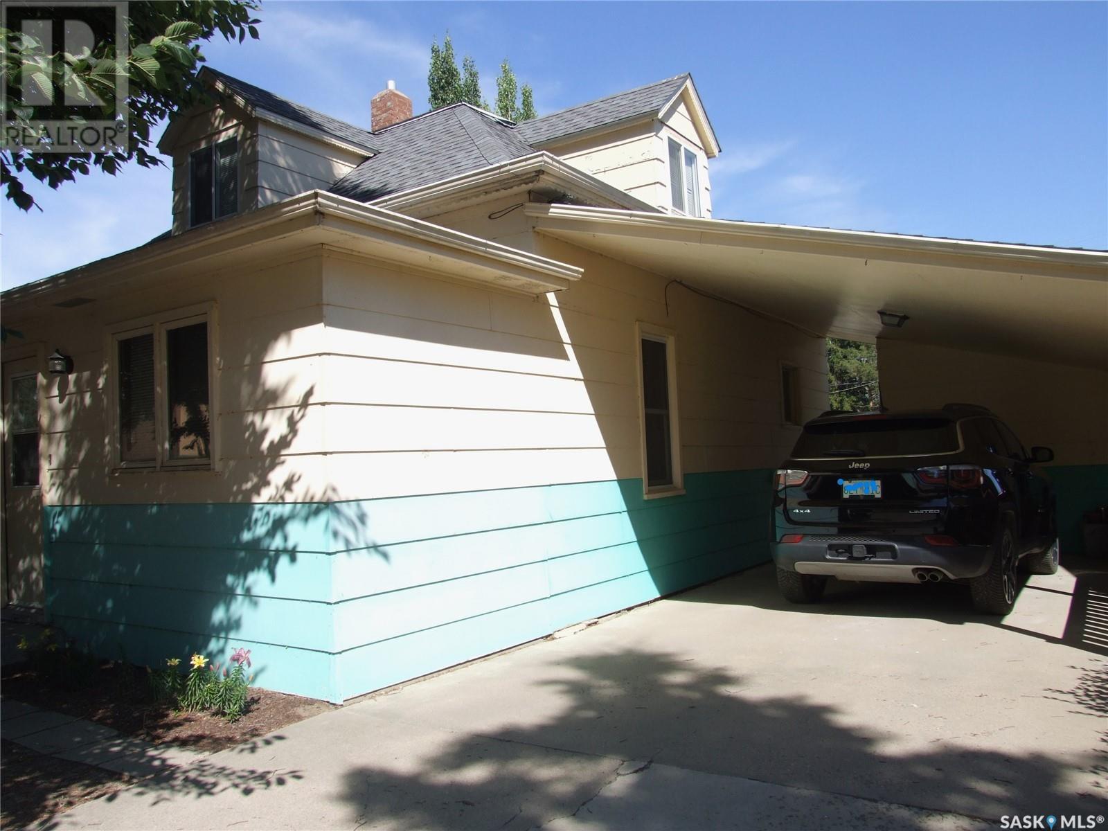 












233 Main STREET

,
Leader,




Saskatchewan
S0N1H0

