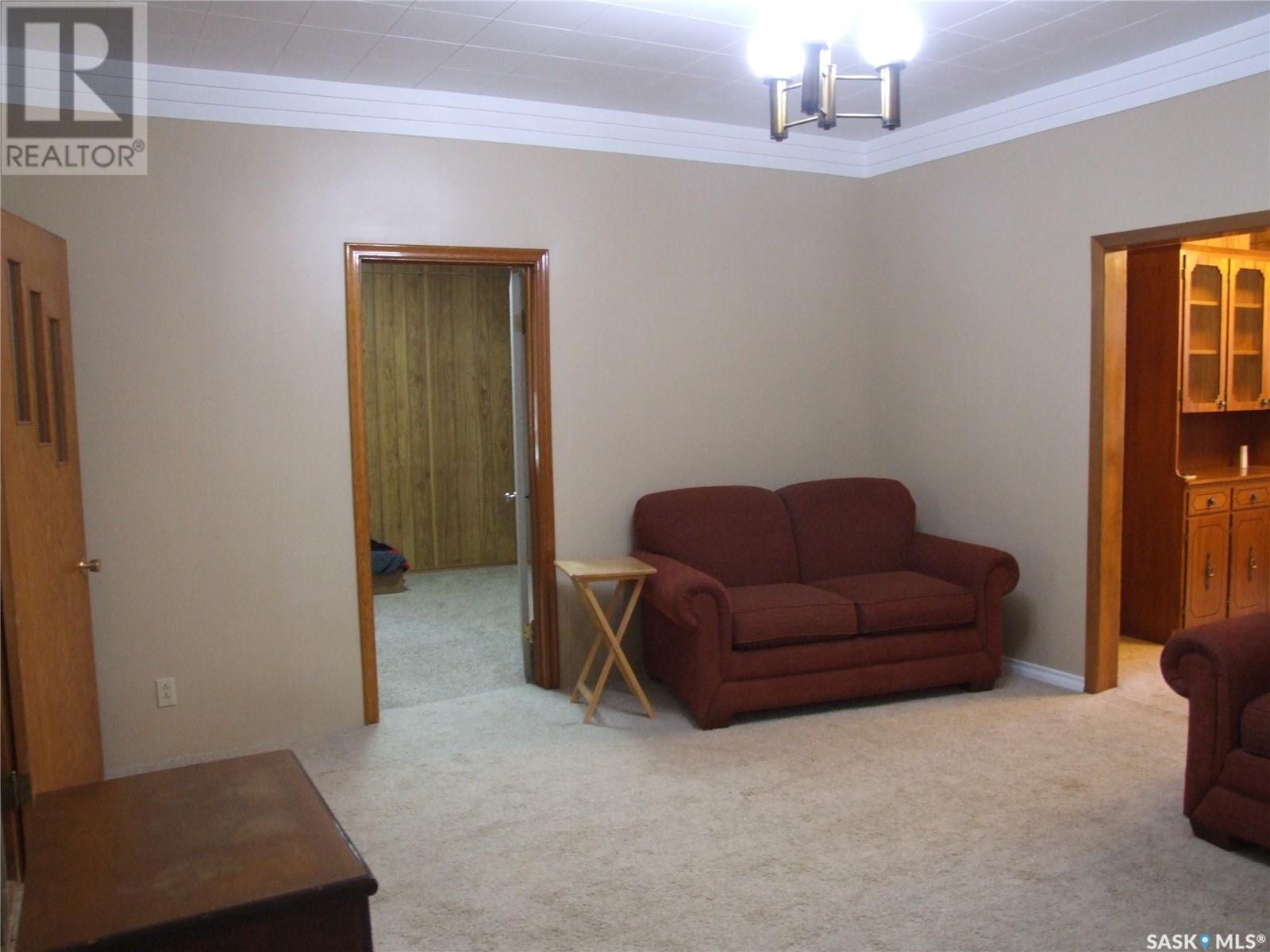 












233 Main STREET

,
Leader,




Saskatchewan
S0N1H0

