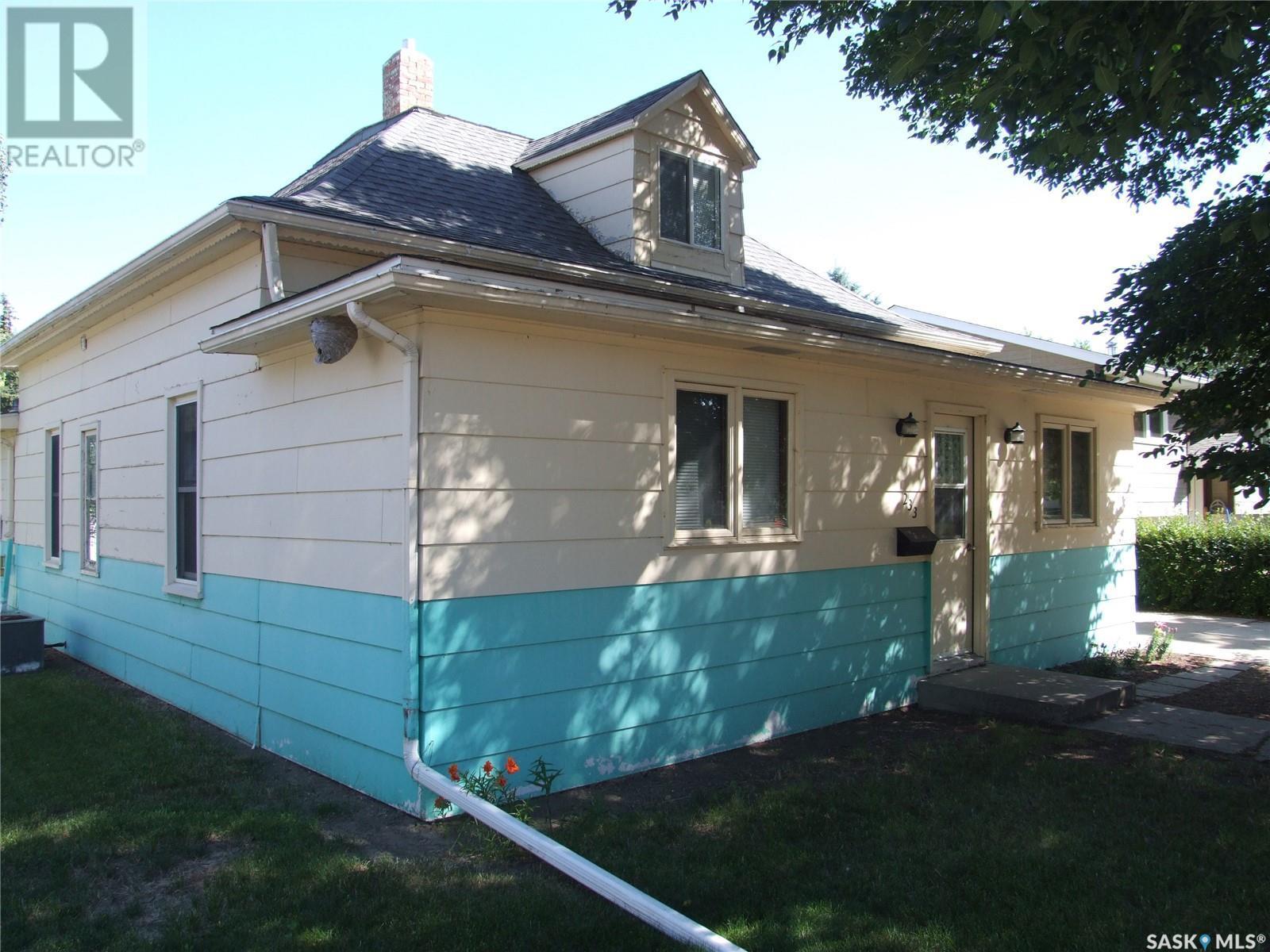 












233 Main STREET

,
Leader,




Saskatchewan
S0N1H0

