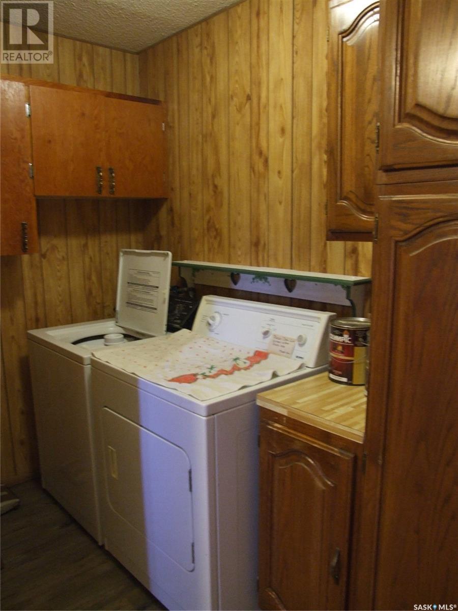 












233 Main STREET

,
Leader,




Saskatchewan
S0N1H0

