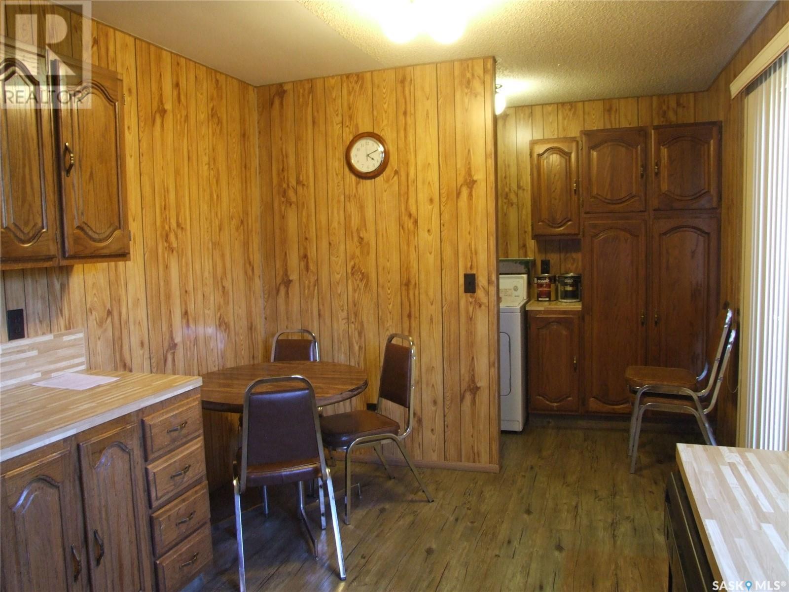 












233 Main STREET

,
Leader,




Saskatchewan
S0N1H0

