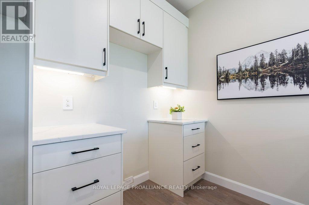 












35 MEAGAN LANE

,
Quinte West (Frankford Ward),




Ontario
K0K2C0

