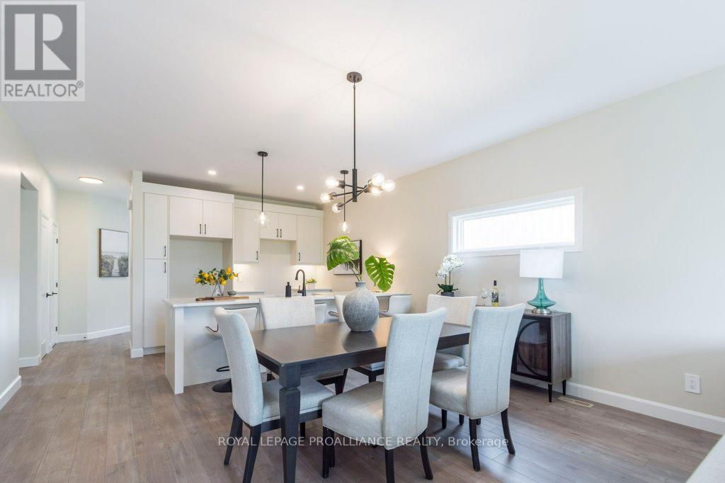 












35 MEAGAN LANE

,
Quinte West (Frankford Ward),




Ontario
K0K2C0

