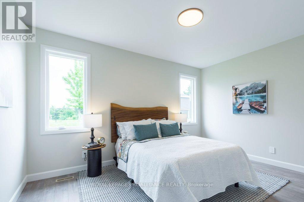 












35 MEAGAN LANE

,
Quinte West (Frankford Ward),




Ontario
K0K2C0

