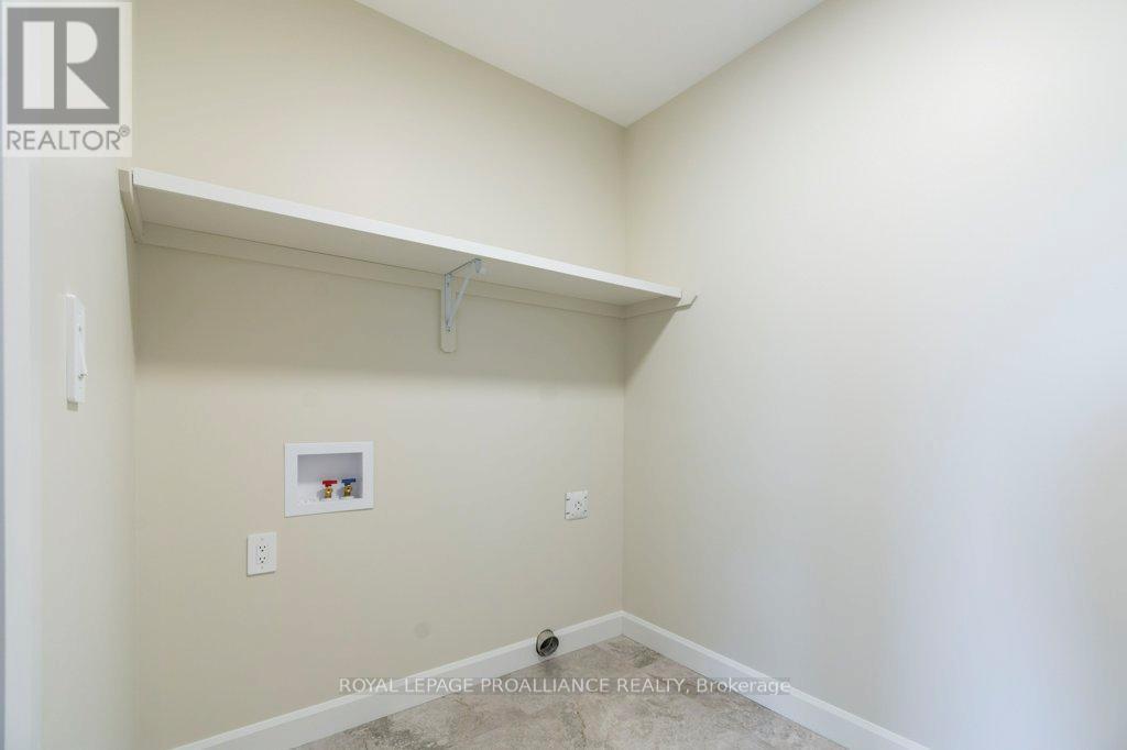 












35 MEAGAN LANE

,
Quinte West (Frankford Ward),




Ontario
K0K2C0


